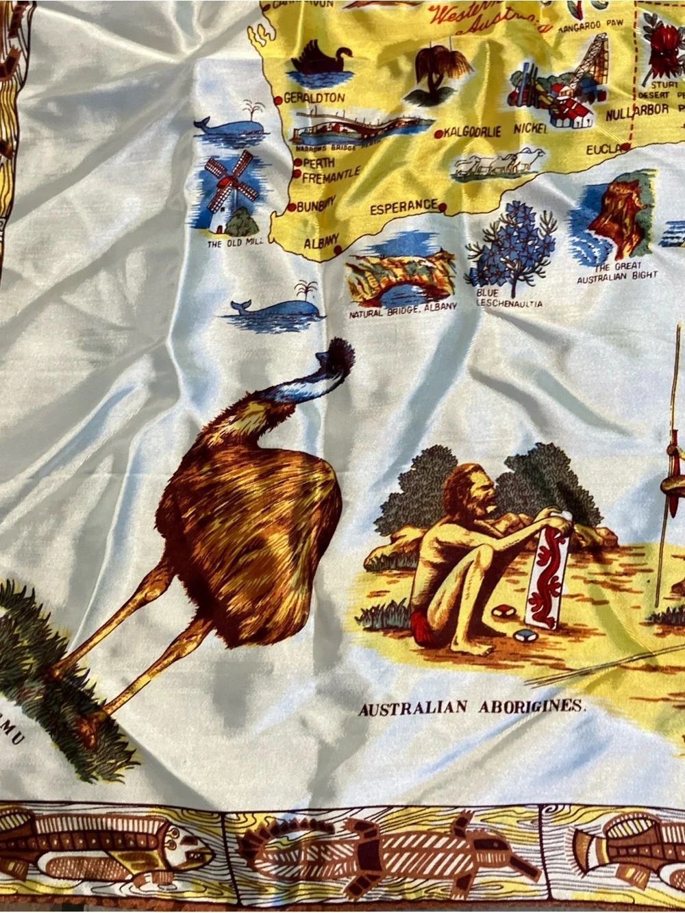 Vintage Australia Map Design Wildlife Scarf
